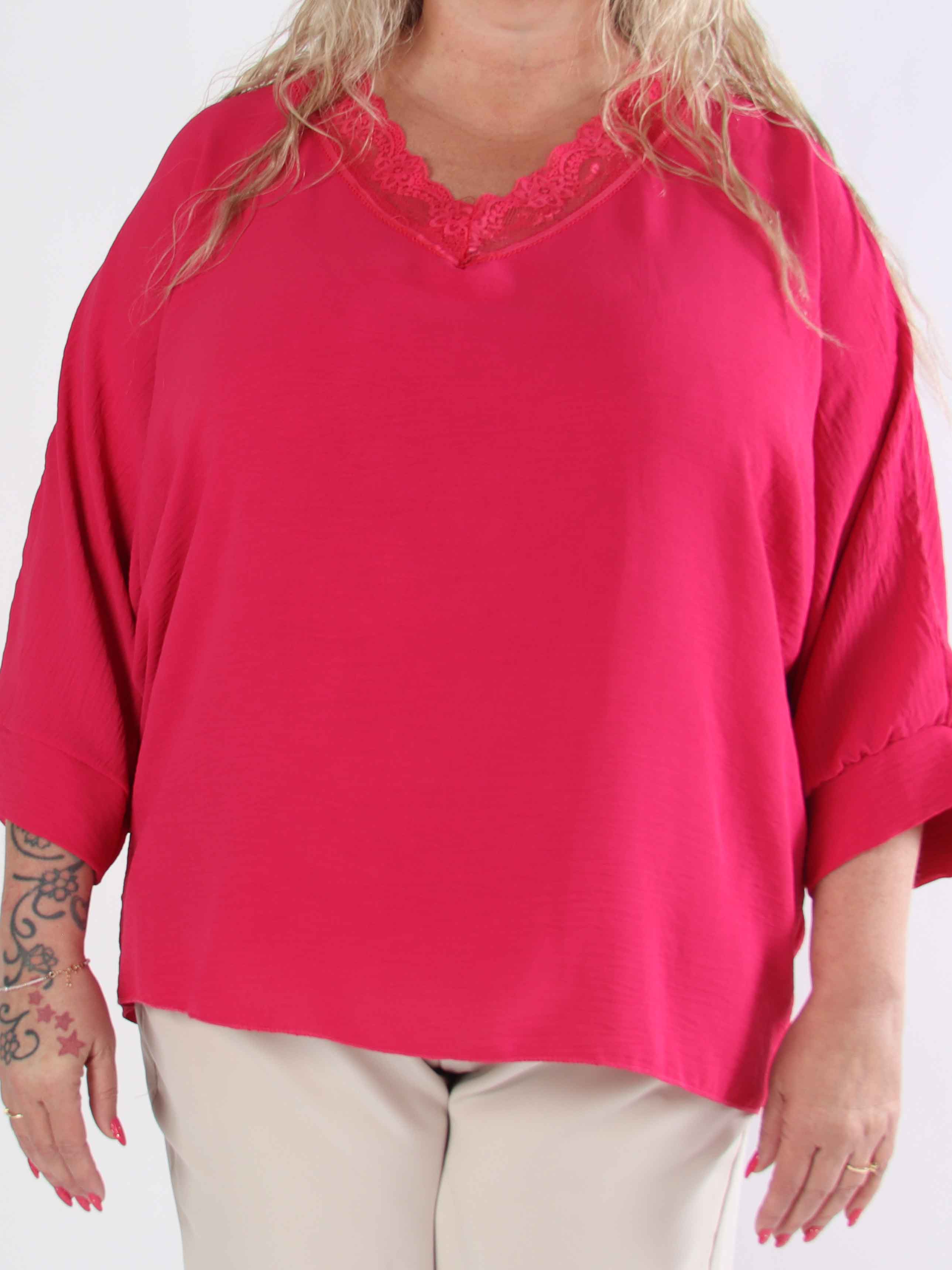 Leonora - Plus size-tunika med fladdermusärmar och spets